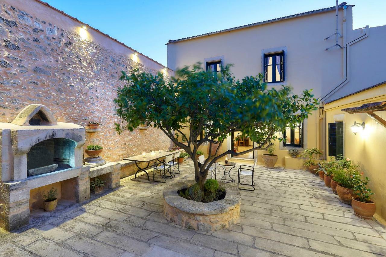 Castello Villa Daphnes - Private Pool & Whirlpool Dhafnes Eksteriør billede