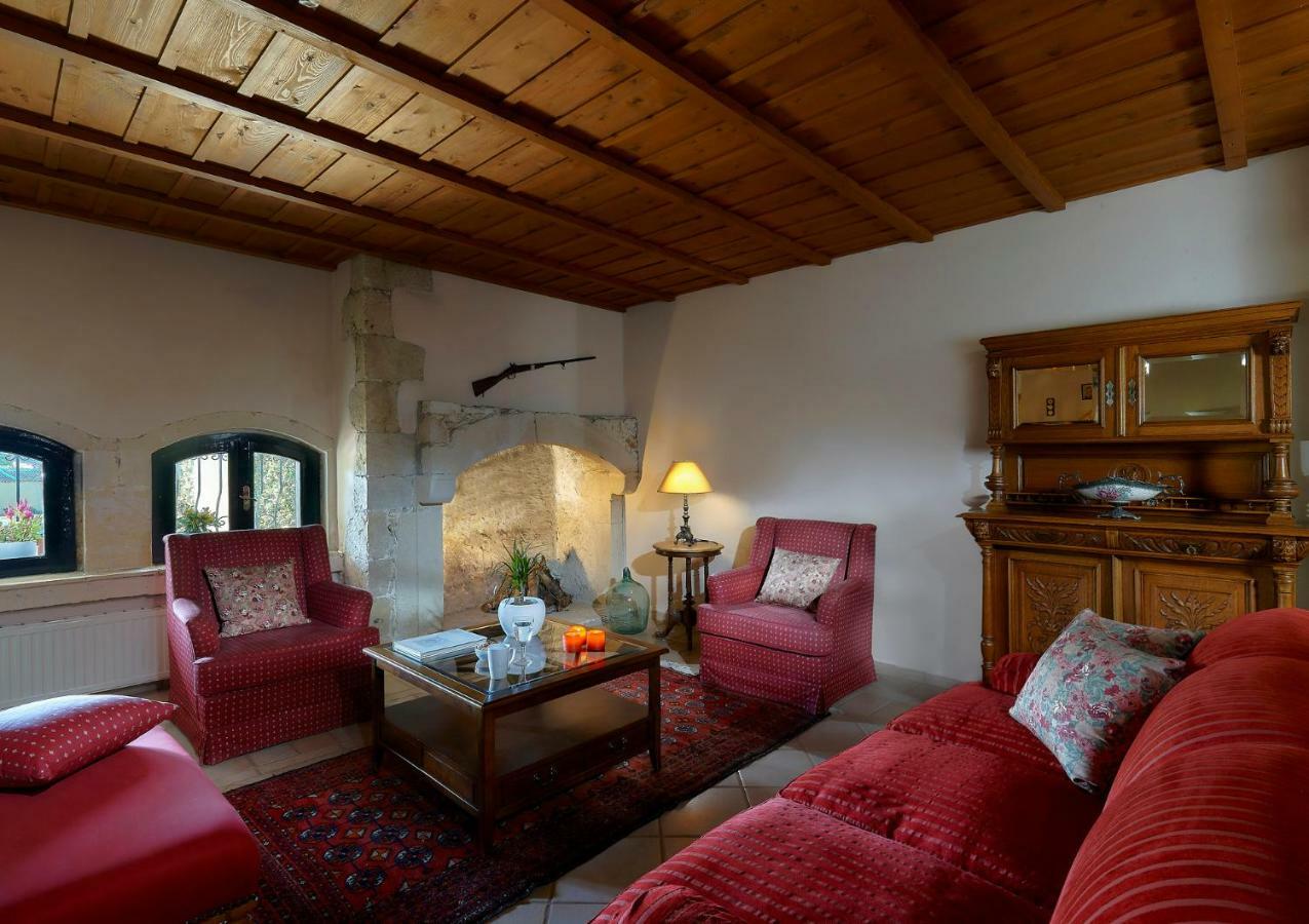Castello Villa Daphnes - Private Pool & Whirlpool Dhafnes Eksteriør billede
