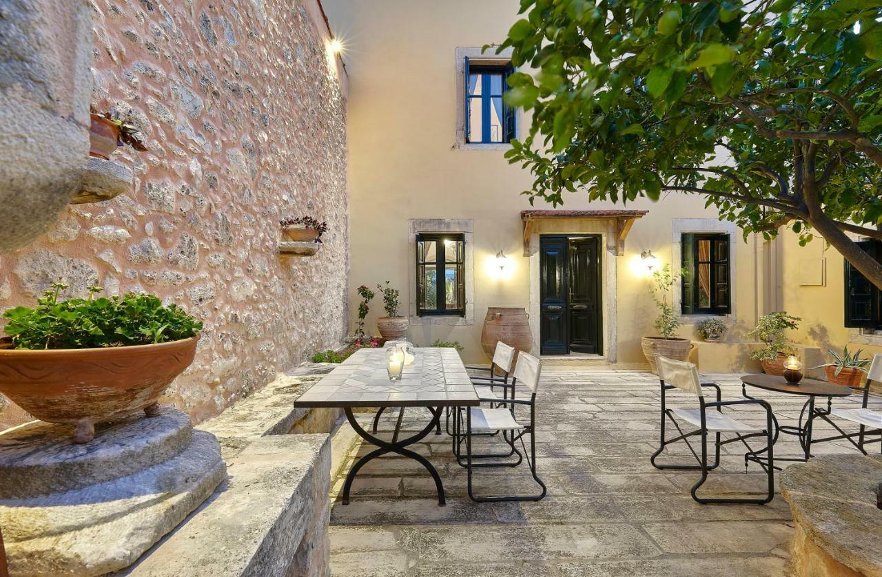 Castello Villa Daphnes - Private Pool & Whirlpool Dhafnes Eksteriør billede